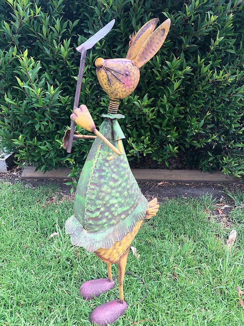 Home Garden Metal Decor Rabbit Statue with Tools