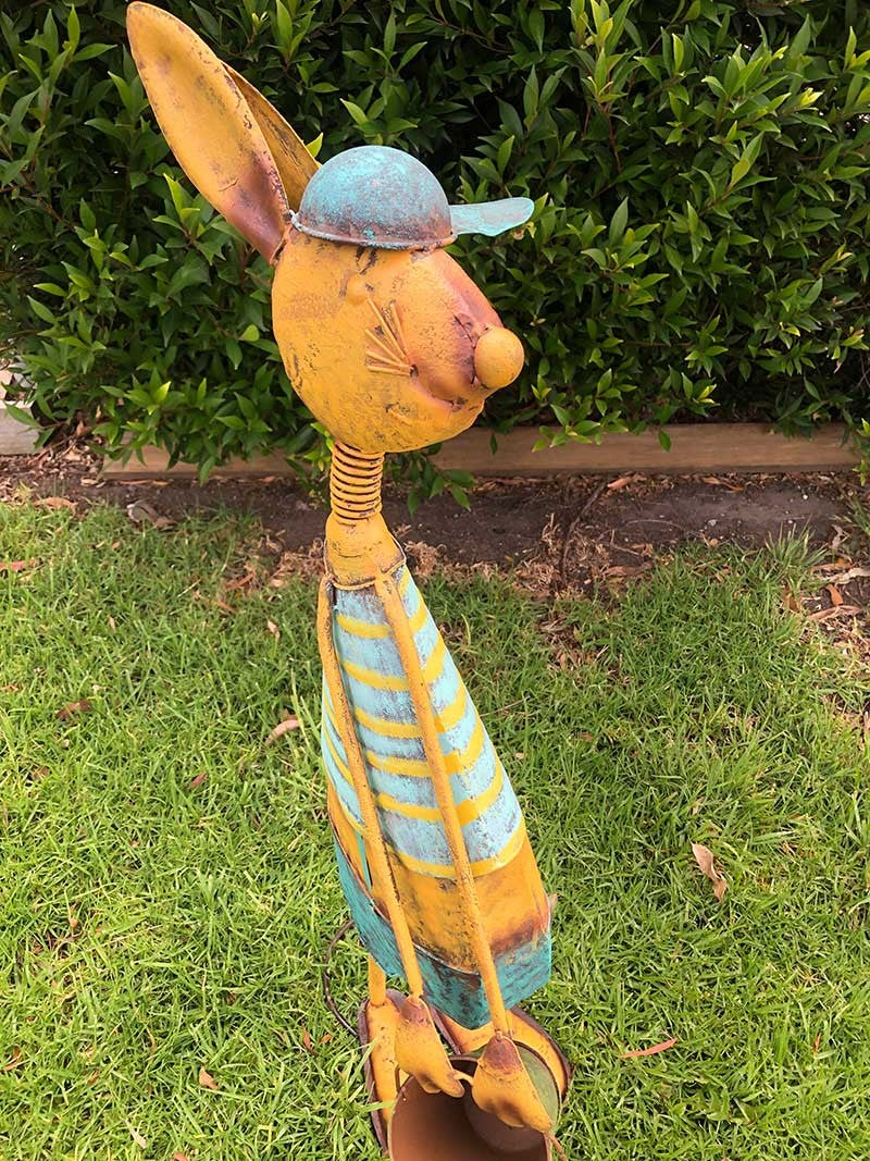 Home Garden Metal Decor Rabbit Statue with Tools